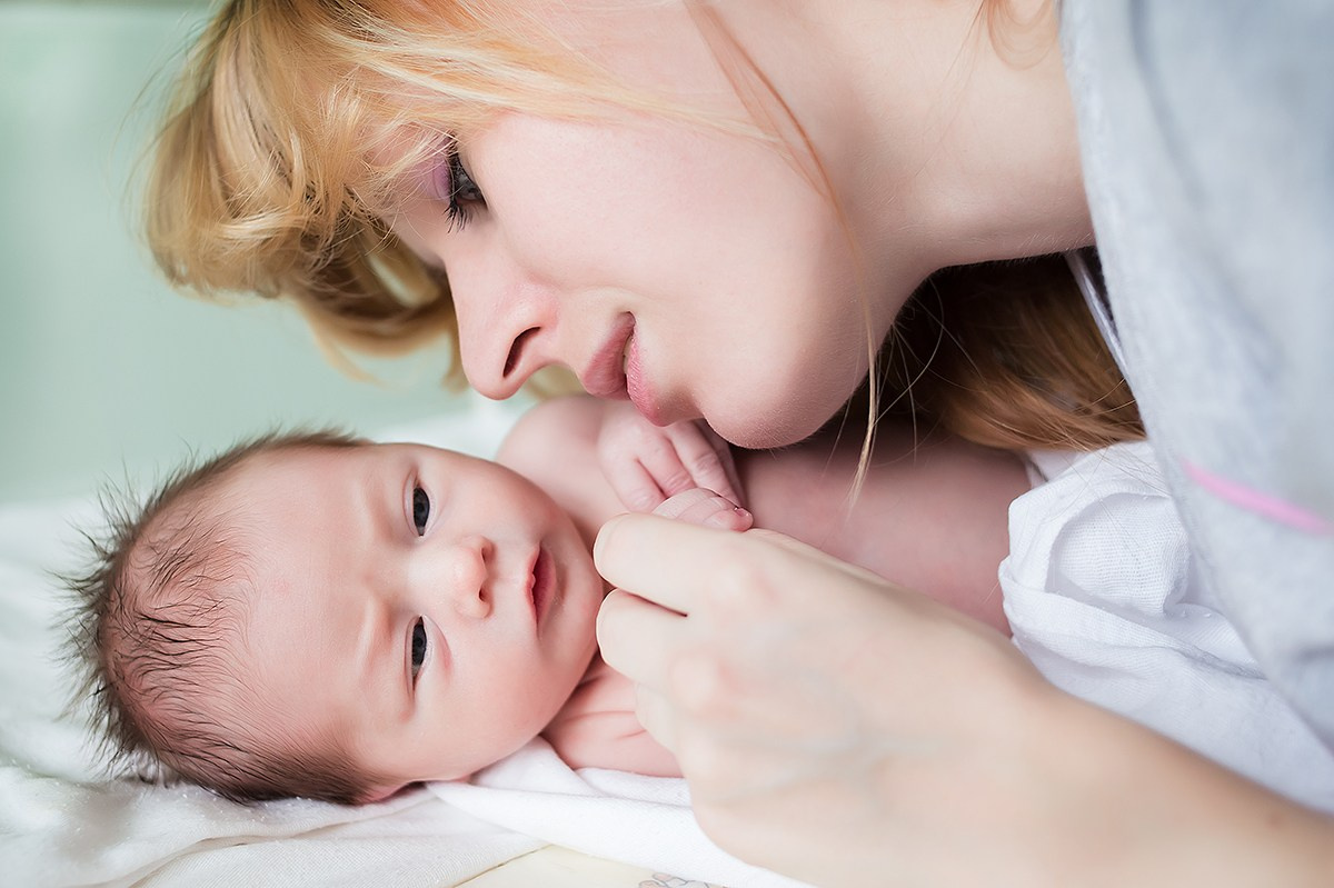 Выписка из роддома. Репортажный, семейный и детский фотограф в Пензе и Заречном Арина Ермилова. Картины барельеф на заказ
