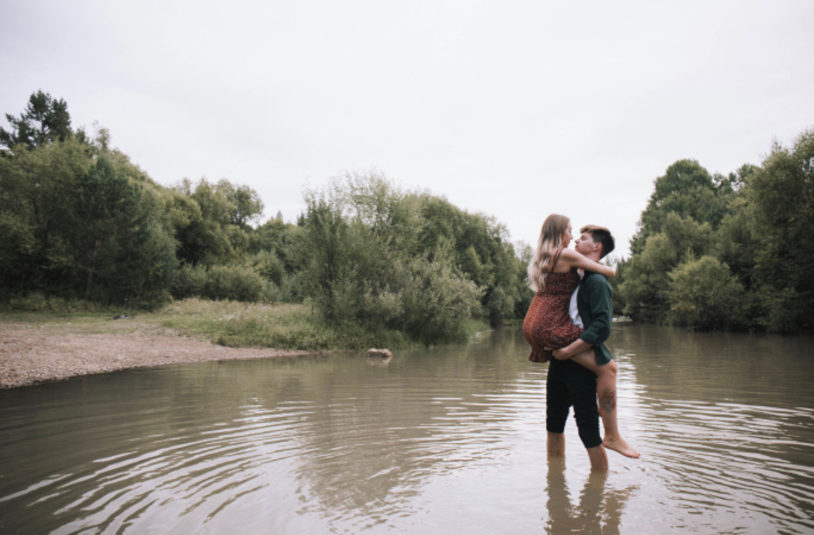 Лето в поле. Для тех, кто не ждёт удачи, а создаёт её. Каждая фотосессия — это твой момент, твой стиль, твой успех. 📸