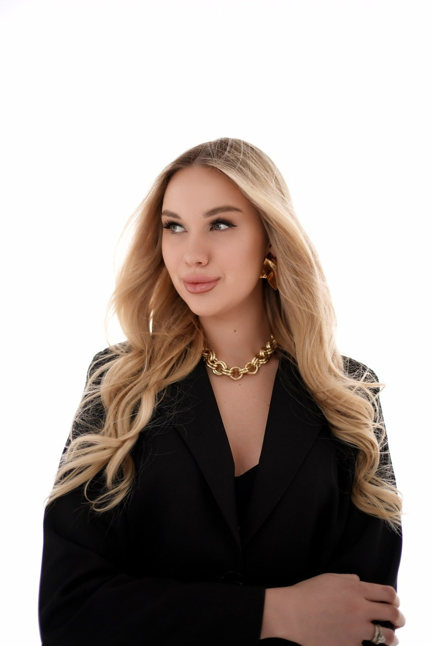 Фотосессия на циклораме. Свадебный фотограф в Ростове-на-Дону. Таинство Крещения и Венчания, семейные фотосессии. Алёна Чёботова