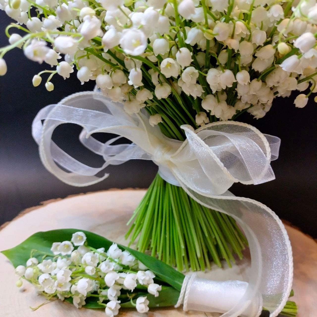 ландыши, свадебный букет из ландышей, сказочные цветы, свадьба 2023, свадебный флорист, букет из ландышей. авторский букет невесты, современный букет невесты, невеста 2025,  букет невесты, свадебный букет, свадьба 2025, свадебный букет, свадебный букет невесты, флорист на свадьбу, флорист фрилансер, флорист москва, ручная работа, яркий букет невесты, современный букет невесты, весенний букет невесты, антуриум, амарант, французские тюльпаны, аллиум, гиацинт, флорист на свадьбу, хороший флорист, флорист фрилансер, букет по фото, флорист профессионал