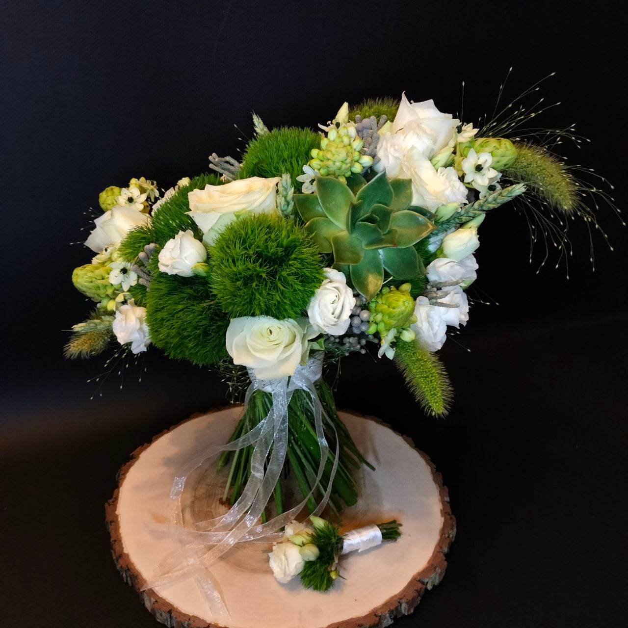 диантус (голл) Ди Бабр Киви Меллоу, орнитогалум Сандерс, сетария италика, тритикум, паникум, эустома, роза кенийская, эхиверия  . букет невесты. свадебный букет. необычный букет. авторский букет. свадьба 2023. цветы на свадьбу. бруния.