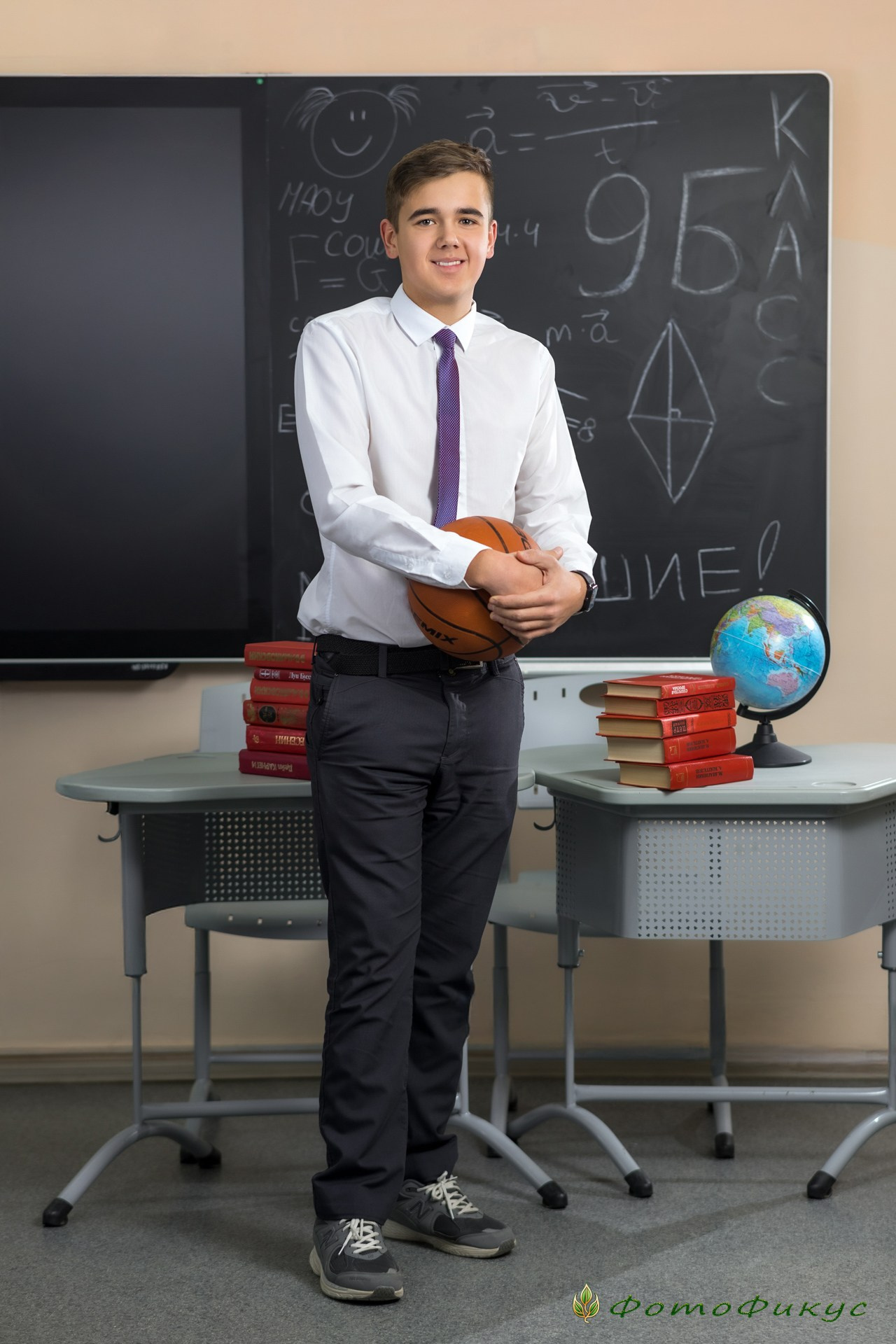 Старшеклассники. В школе, на улице. Фотографы Евгений и Екатерина. Фотофикус. Тюмень