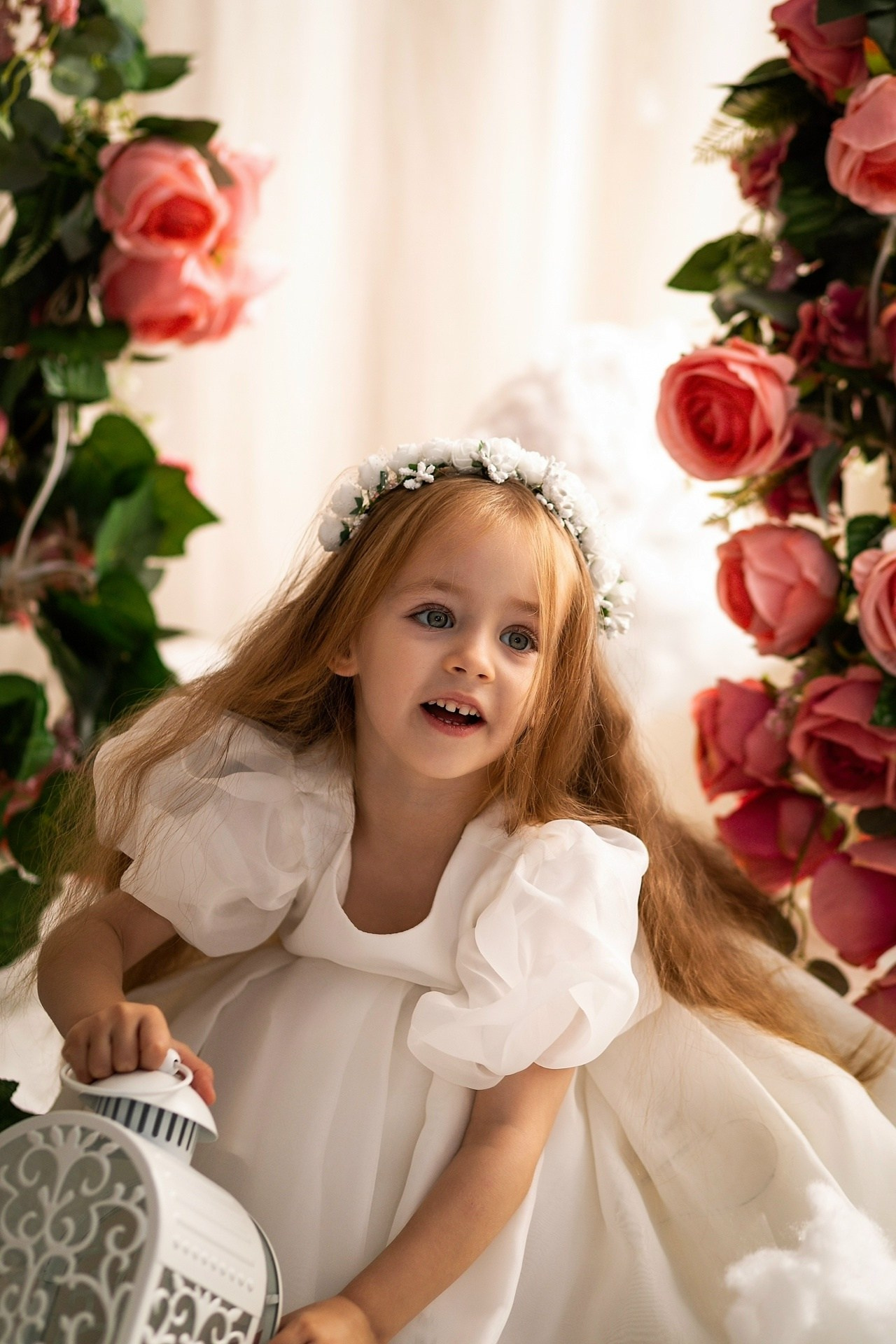 Цветочная качель. ФОТОГРАФ НА ГОДИК, БЕРЕМЕННОСТИ, НОВОРОЖДЕННЫХ, КРЕЩЕНИЯ МОСКВА