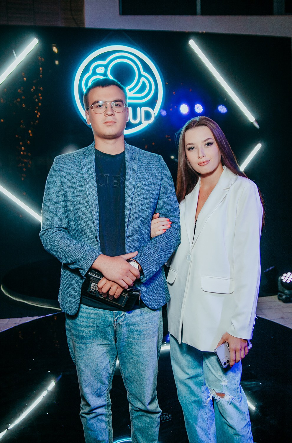 Презентация «Iphone 15». Свадебный и детский фотограф в Волгограде Слава Белов