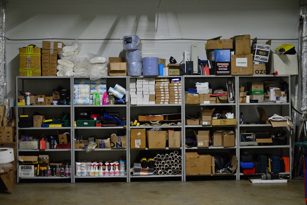 Центр технического обслуживания. Фотограф Сергей Сергеев