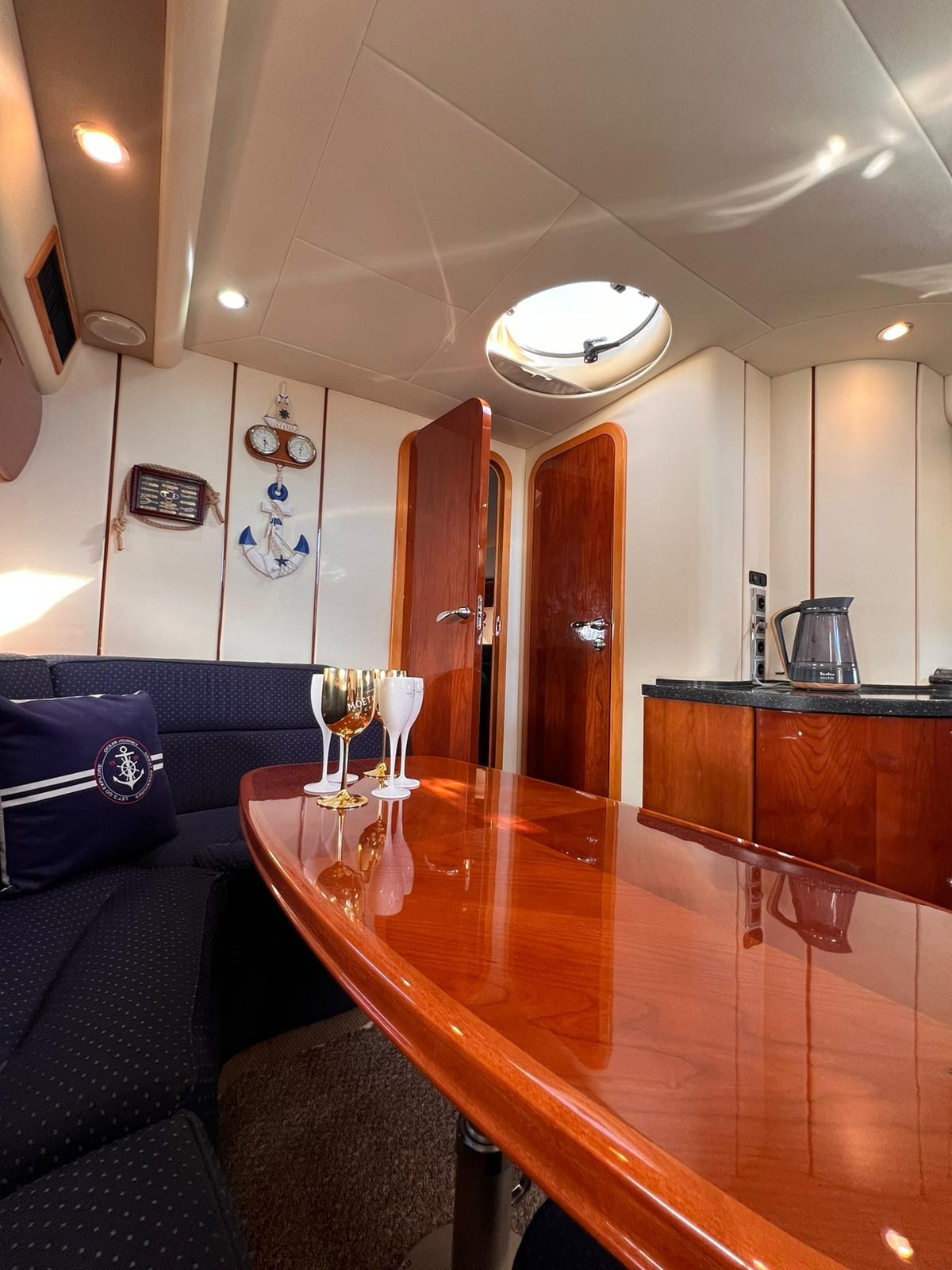 КОМФОРТ КАТЕРА В СОЧИ. Аренда Яхт в Сочи от Эконом до Премиум Класса