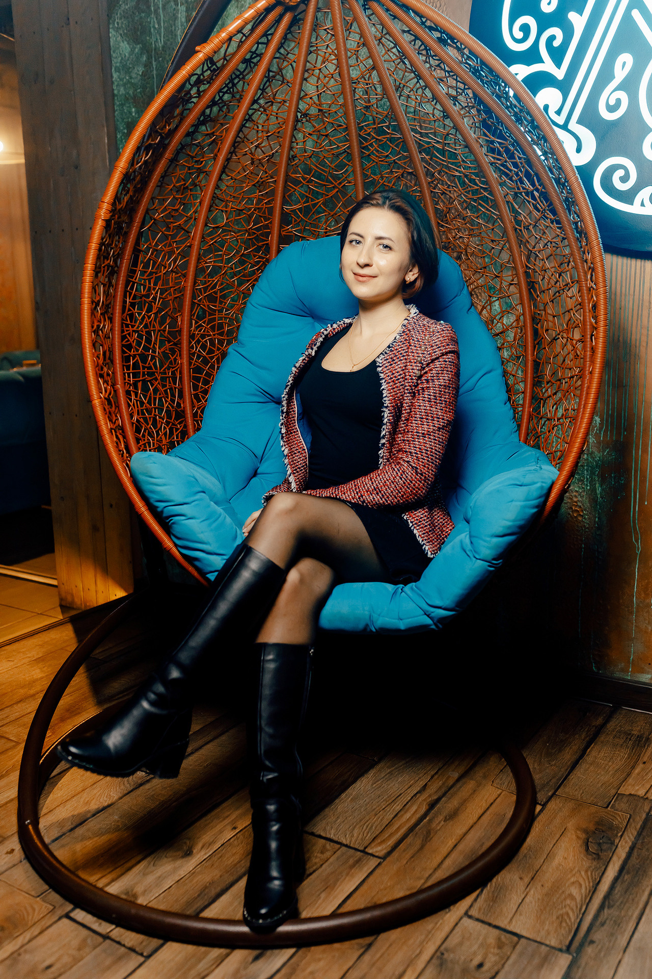 Вечеринка в Мяте. Мята Спортивная — Кальянная, караоке, бар в Минске