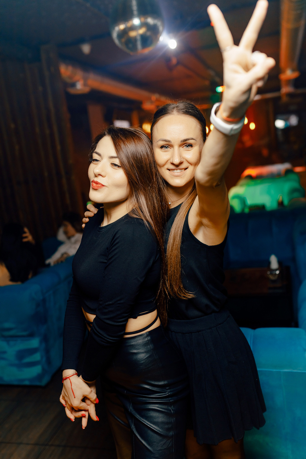 Вечеринка в Мяте. Мята Спортивная — Кальянная, караоке, бар в Минске