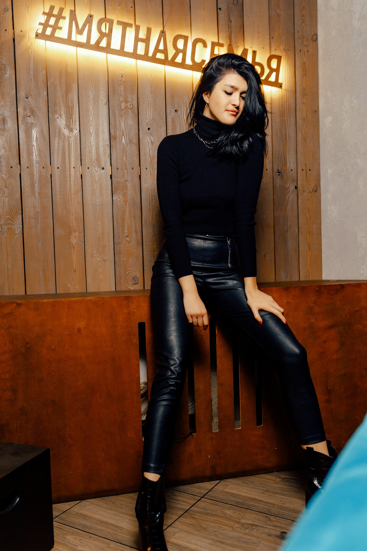 Вечеринка в Мяте. Мята Спортивная — Кальянная, караоке, бар в Минске