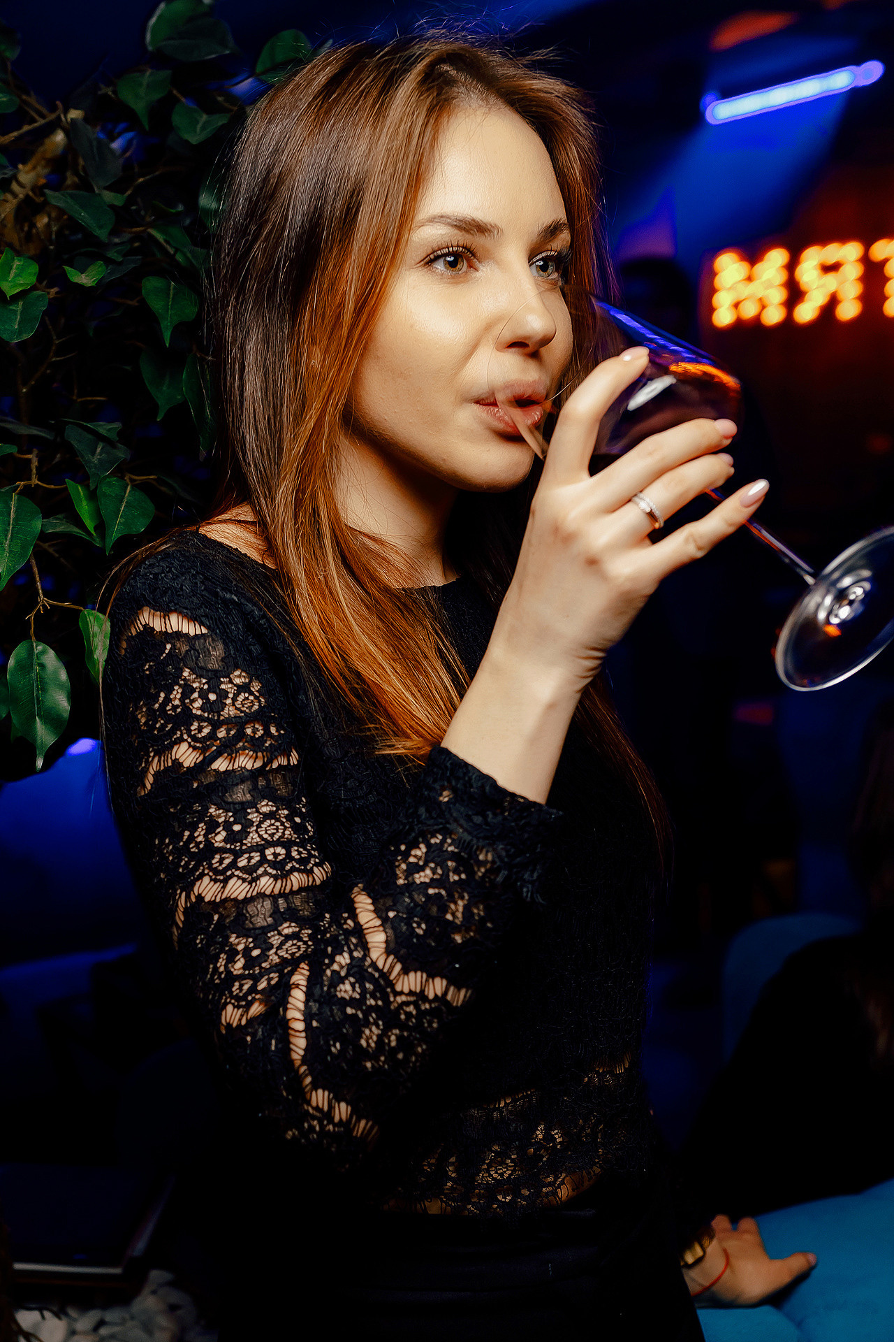 Вечеринка в Мяте. Мята Спортивная — Кальянная, караоке, бар в Минске