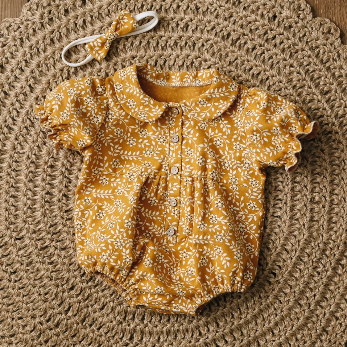 Костюмы для фотосъёмки девочек 3х месяцев. Фотограф новорожденных Москва. Ньюборн фотограф Москва