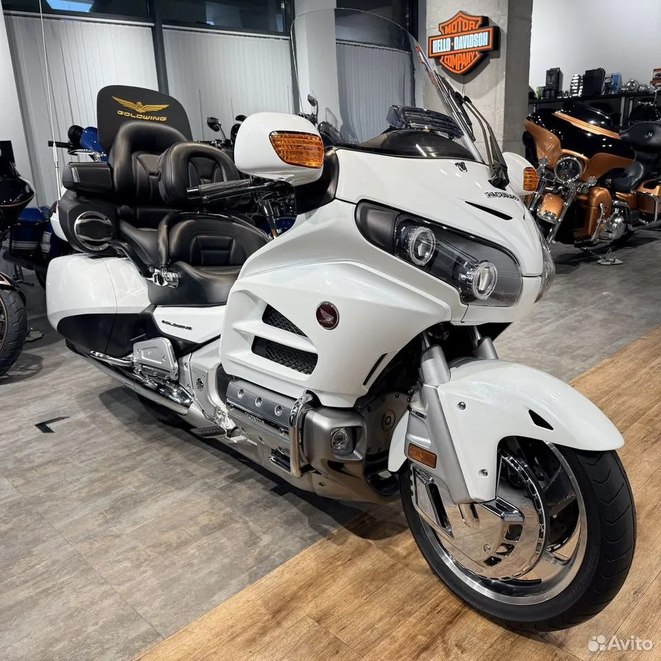 2017 honda Goldwing (White Pearl). Hello Davidson, Москва. Только хорошие мотоциклы…