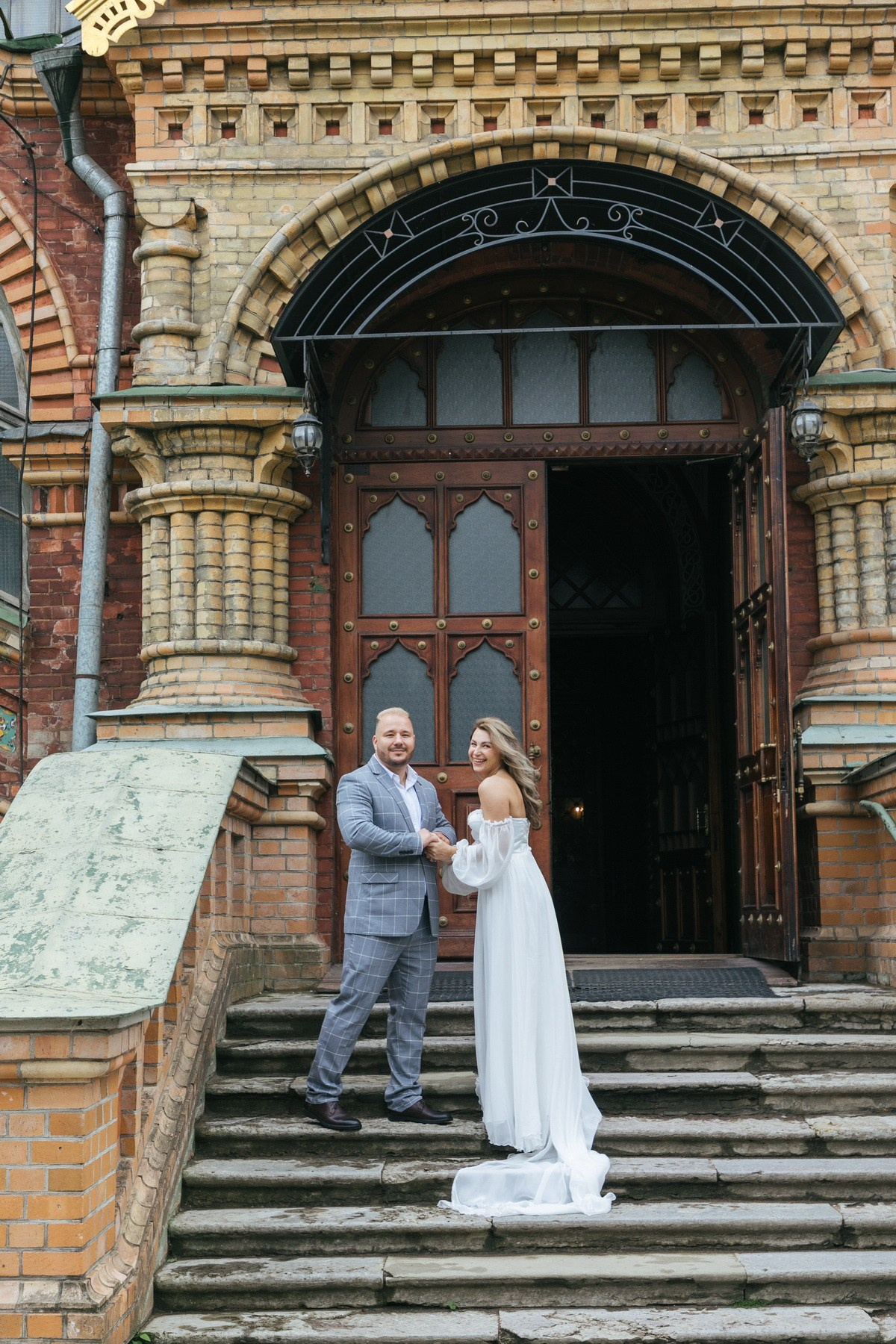 Свадебная регистрация и микропрогулка в Петергофе. Фотограф крещение венчание в Петербурге! Помогает подобрать храм и посоветовал душевного батюшку в СПб