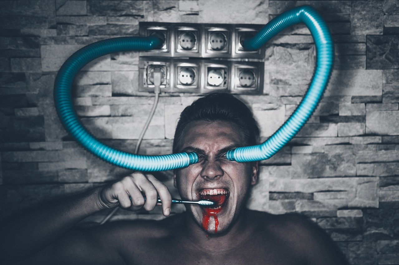 Современная концептуальная фотография о теле, уязвимости и идентичности. Визуальная практика на стиле честности, пост-иронии и искусства.Рекламная фотография, Концептуальная фотография, Современный художник, Психология, Коммерческий фотограф, Репортажный фотограф, Стрит фотография, Арт, Сюрреализм, Мобильная фотография, Снято на айфон, Дима Бурза