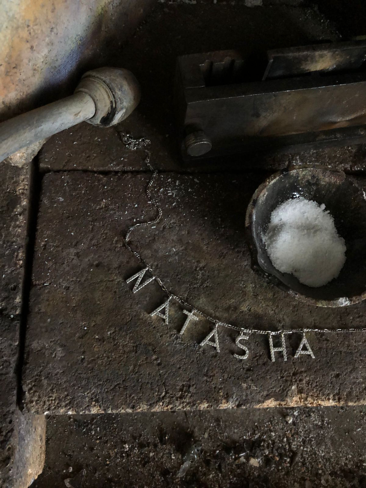 Именная подвеска "Natasha" из серебра 925 пробы, родирование. Фианиты. 