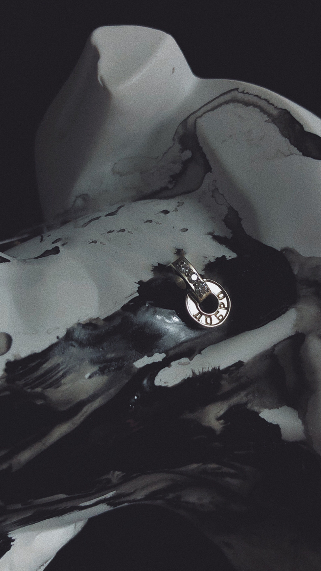 Подвеска "Добро" из белого золота с бриллиантами. 