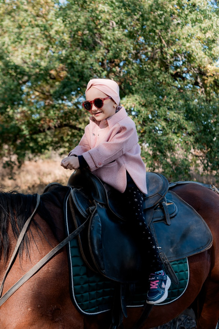 Семейная фотосессия в поле с Лошадками. Фотограф в Волгограде и Волжском Александр Горбань