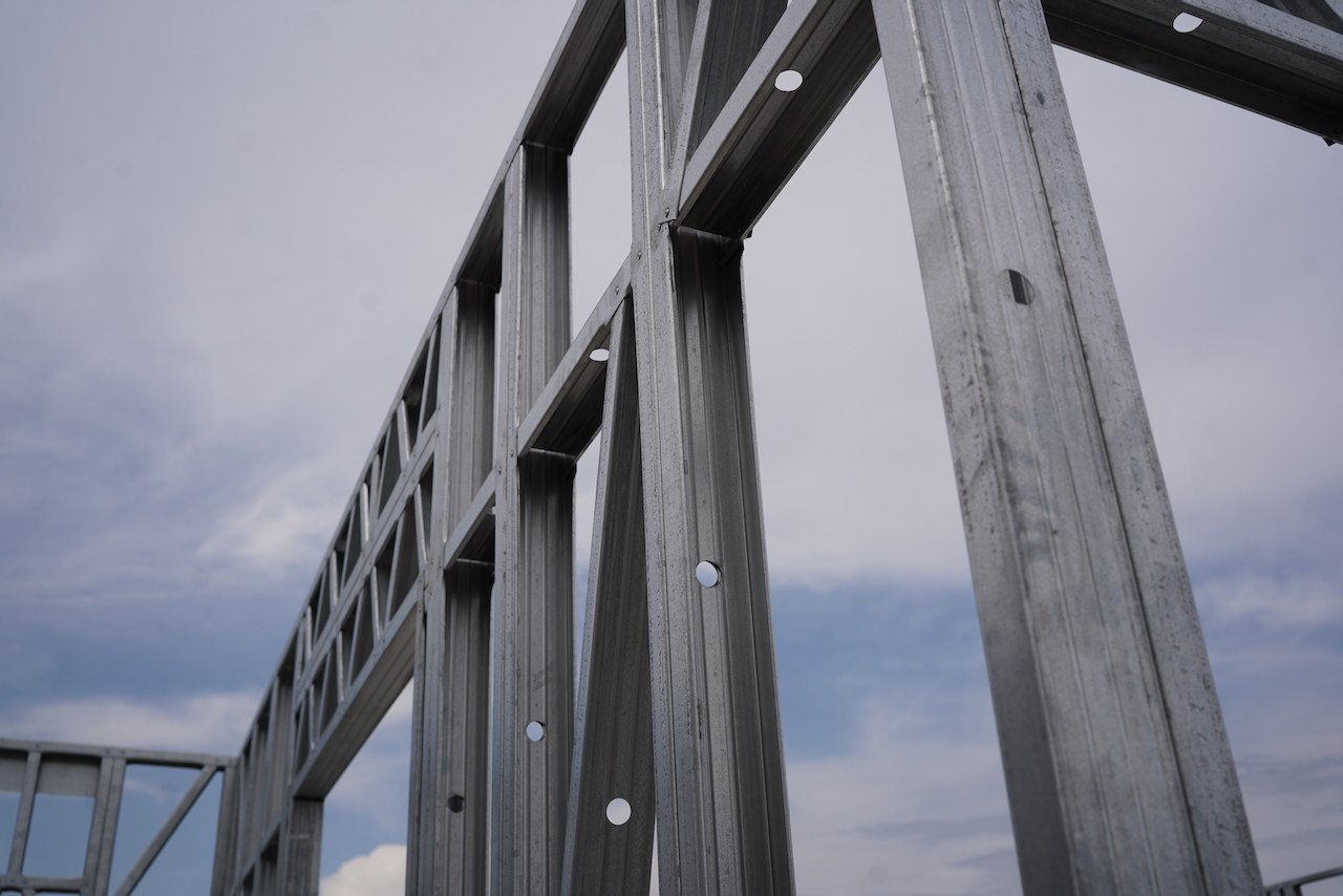 Стройка ЛСТК. Das House