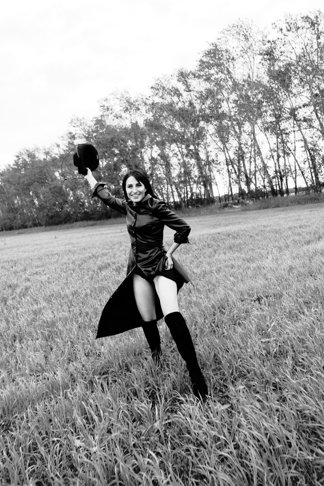 Наташа. Прогулка в поле. Фотограф Наташа Лисица