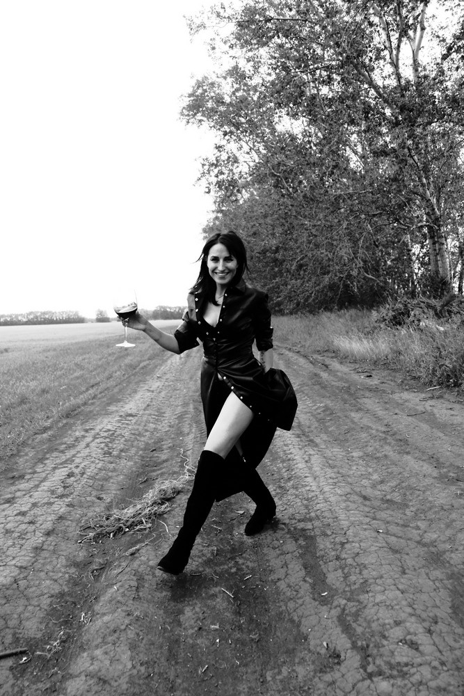 Наташа. Прогулка в поле. Фотограф Наташа Лисица