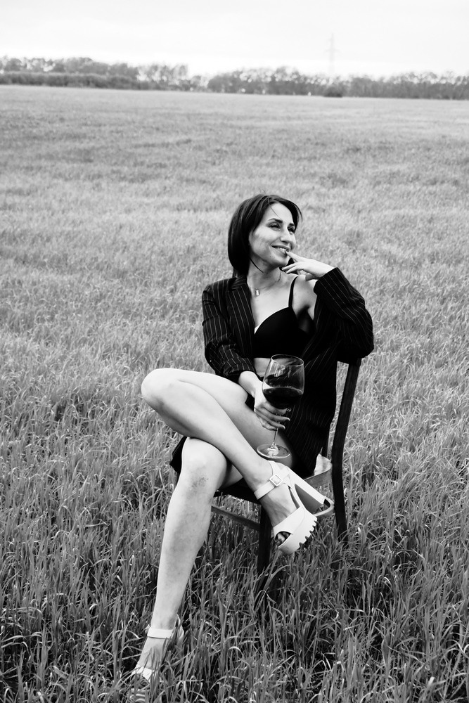 Наташа. Прогулка в поле. Фотограф Наташа Лисица