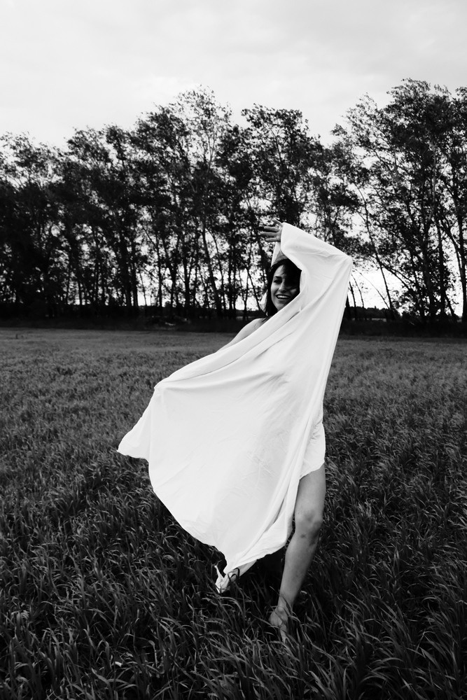 Наташа. Прогулка в поле. Фотограф Наташа Лисица