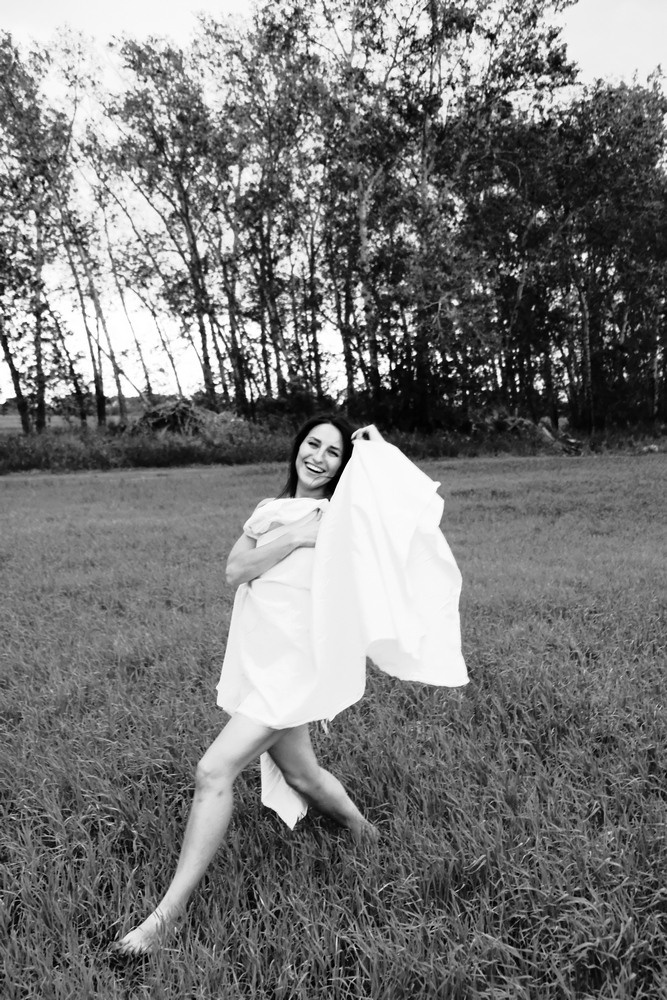 Наташа. Прогулка в поле. Фотограф Наташа Лисица