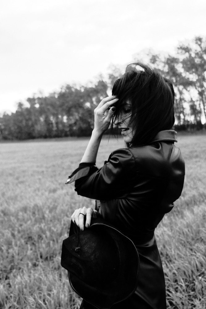 Наташа. Прогулка в поле. Фотограф Наташа Лисица