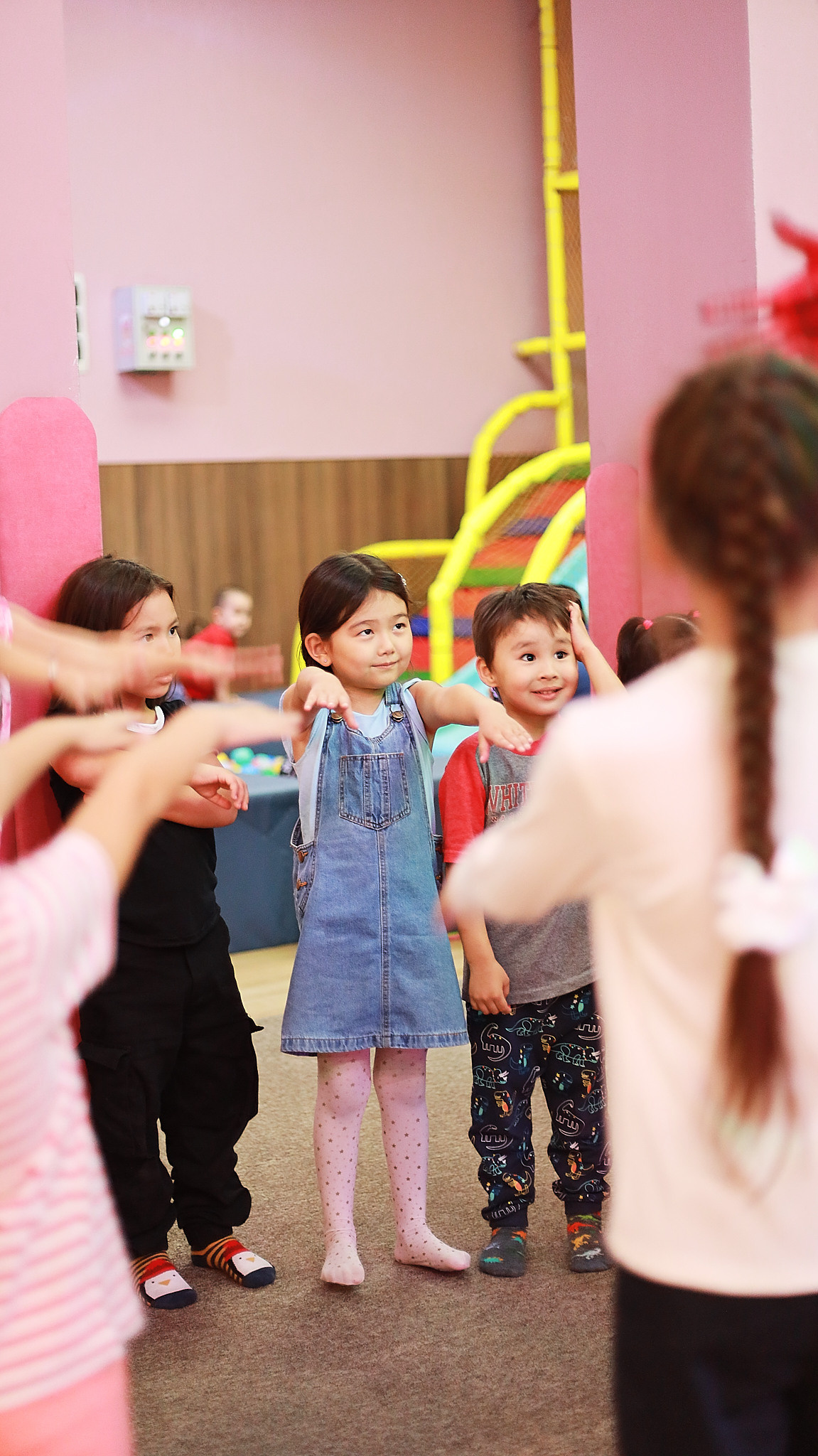 фотограф астана, услуги фотографа, профессиональный фотограф, репортажная съемка, портретная фотосъемка, баскетбол, астана, студийная фотосессия, фотосессия астана, детский фотограф, фотограф на день рождения, фотограф на праздник, выездная фотостудия