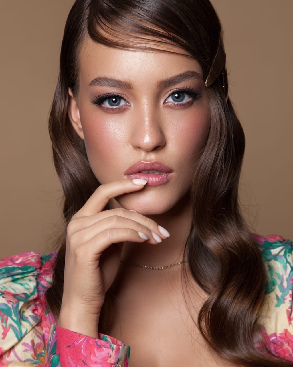 Анастасия, 40-42 размер, 166 рост. KED Production — продакшн из СПб. Создаём фото, видео и контент, который помогает брендам и селлерам продавать больше