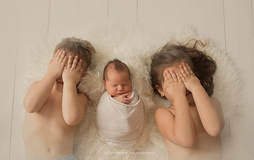 Детская фотосессия старшие и младшие дети. Фотограф новорождённых малышей и детский фотограф В Казани Лана Максим