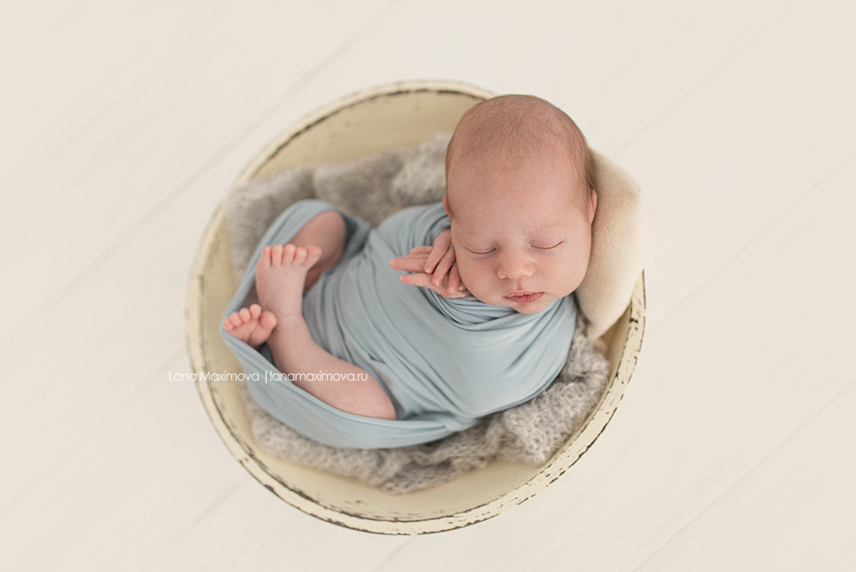 Фотосессия новорождённого. Фотограф новорождённых малышей и детский фотограф В Казани Лана Максим