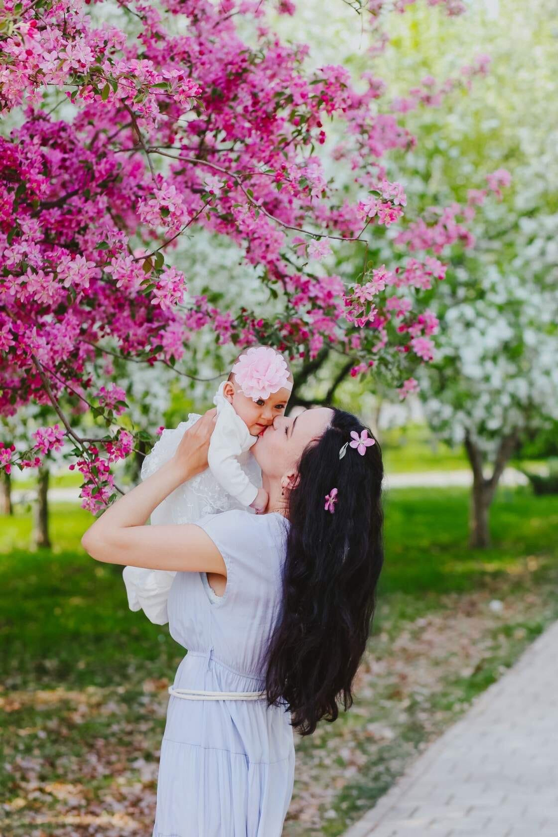 Цветущие сады. Фотограф Крещения, а также семейный и детский фотограф в Оренбурге