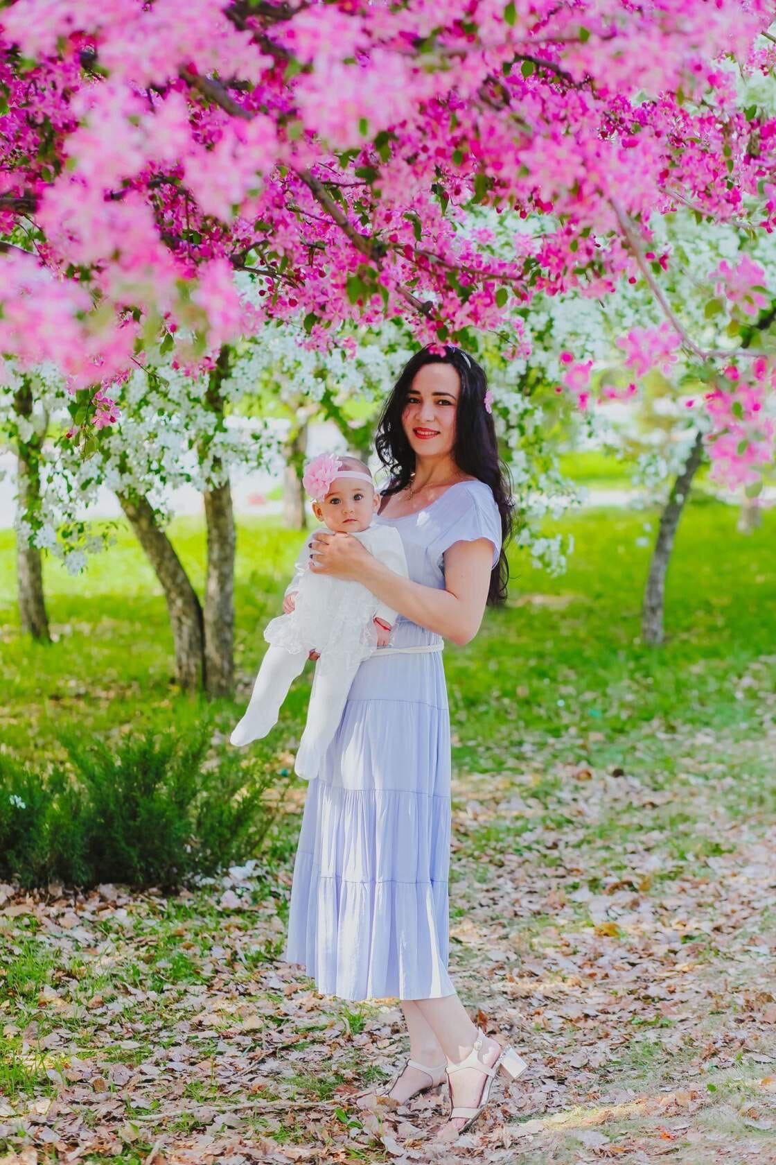 Цветущие сады. Фотограф Крещения, а также семейный и детский фотограф в Оренбурге