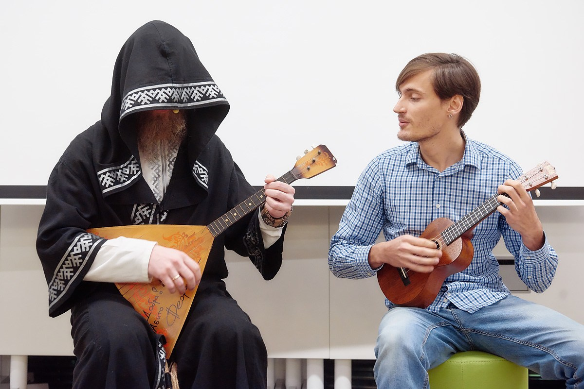 Нейромонах Феофан в Avito. Репортажный фотограф в Москве Вадим Францев