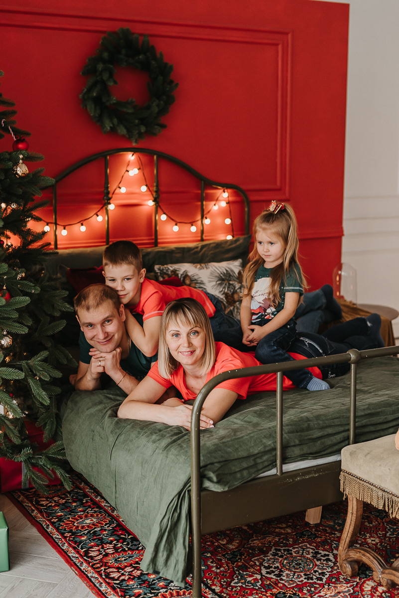 Christmas time. Family photographer in Israel | Alesya Superfin
