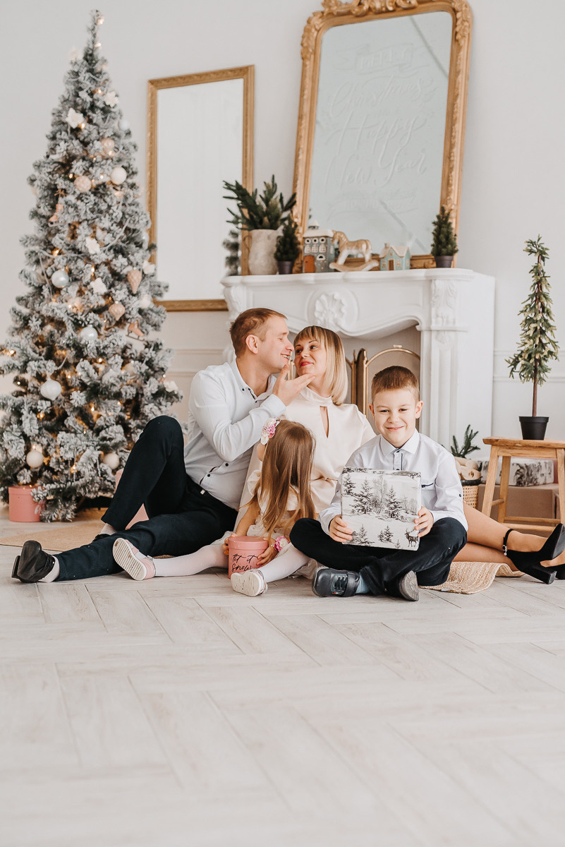 Christmas time. Family photographer in Israel | Alesya Superfin
