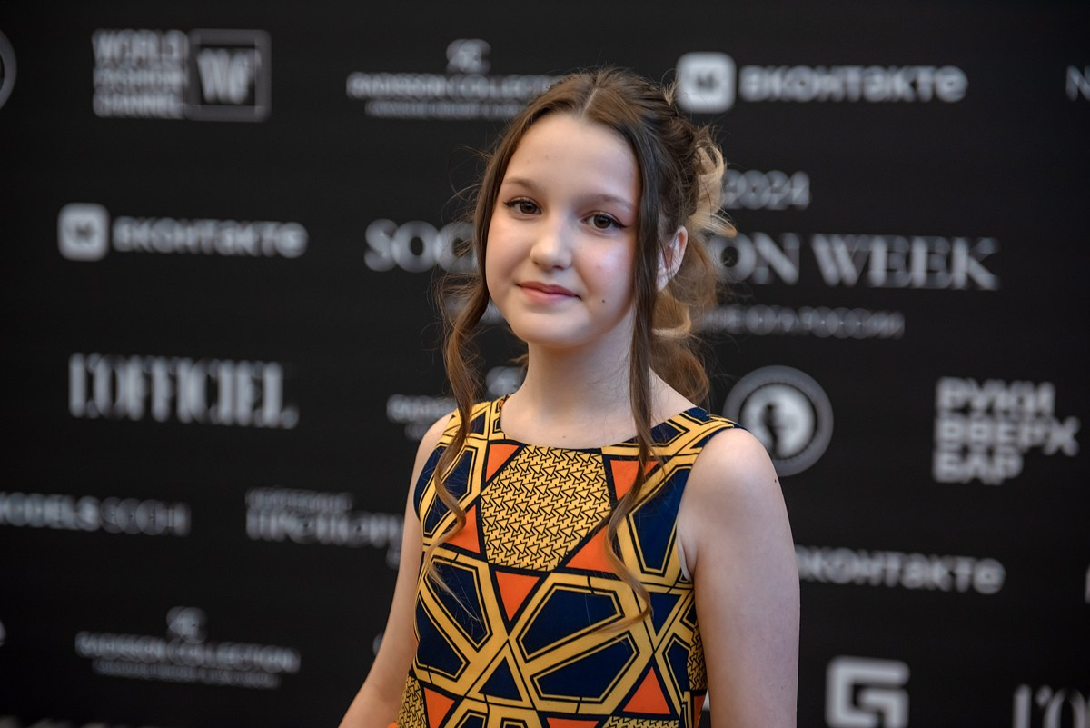 SochiFashionWeek2024 дизайнер Юлия Крылова. Семейный и коммерческий фотограф в Сочи Александр Бодунов