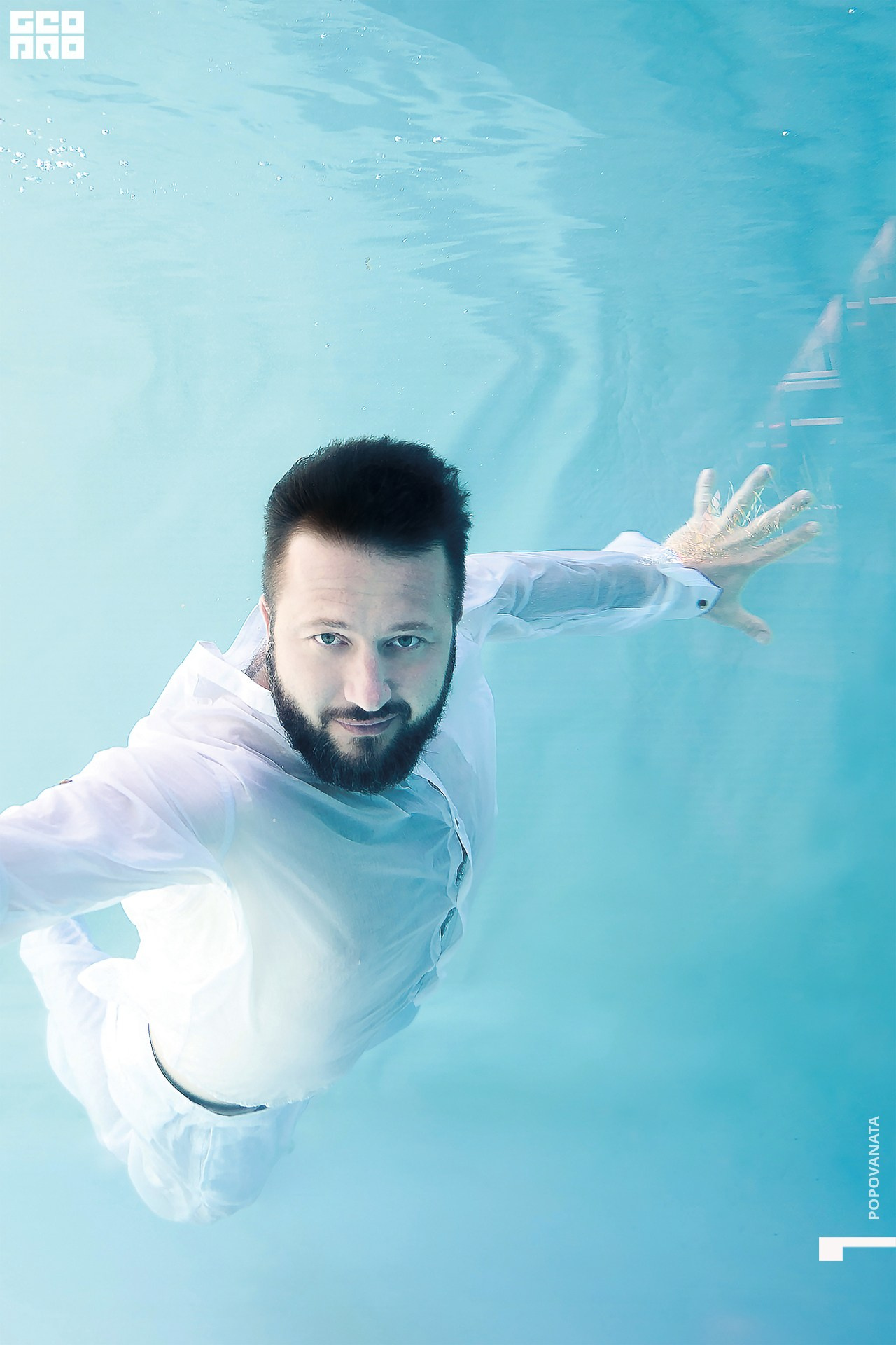 СЕРИЯ ПОРТРЕТОВ ПОД ВОДОЙ. Фотограф