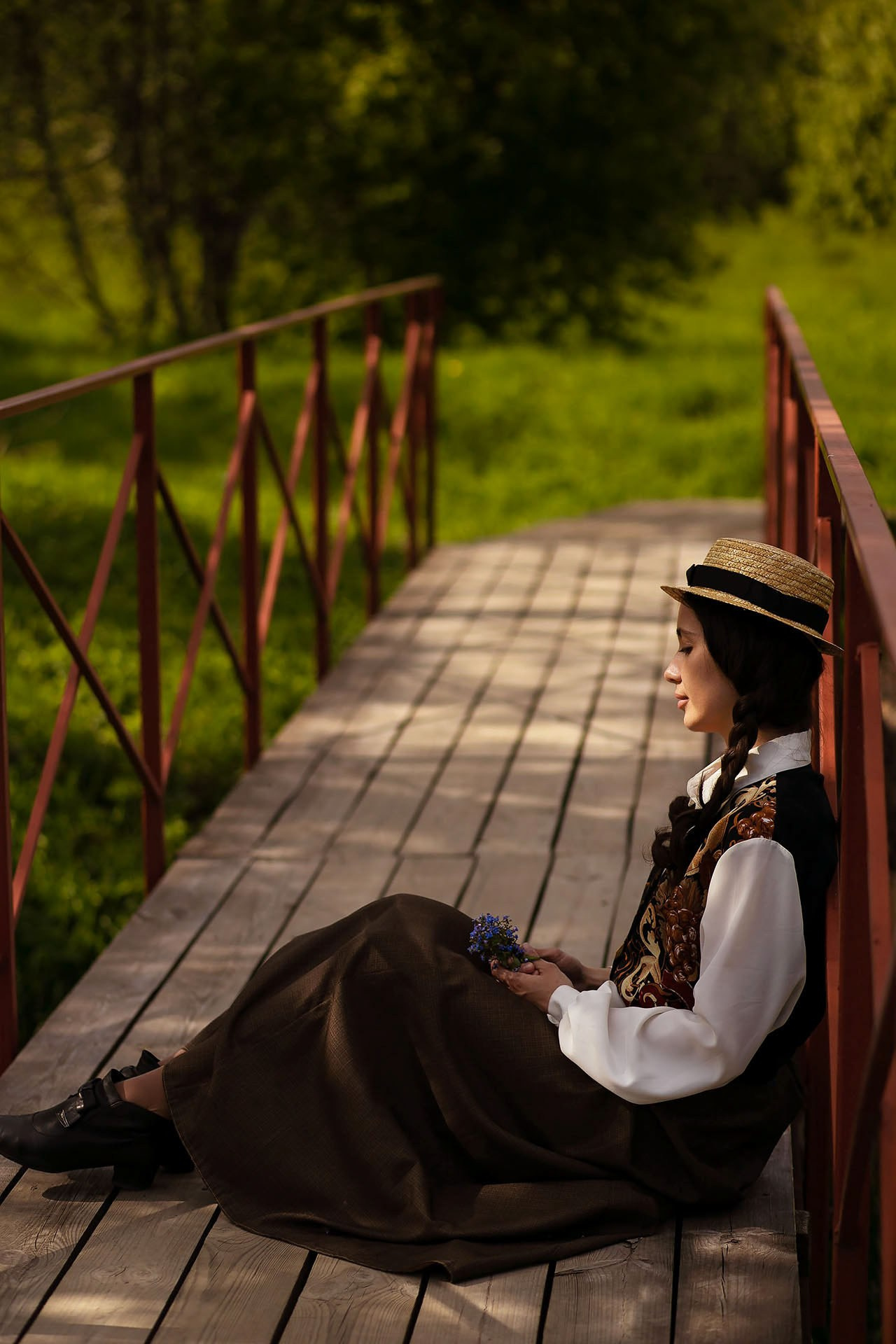 Энн на мосту. Художественная винтажная фотография