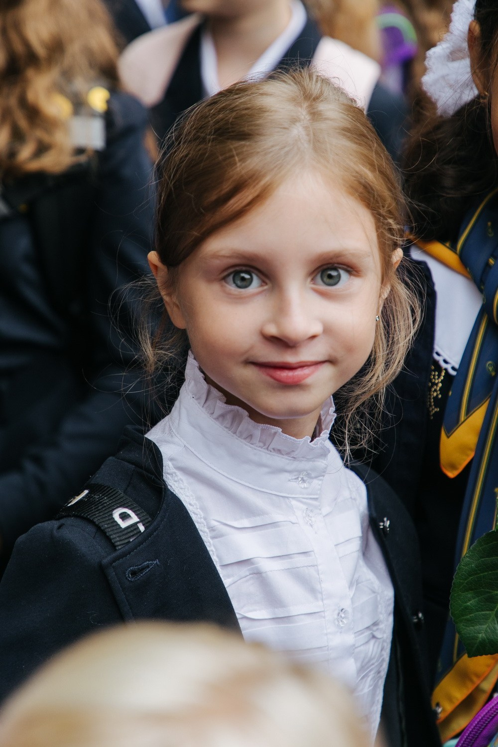 Школьники 1 сентября, линейка. Фотограф крещение венчание в Петербурге! Помогает подобрать храм и посоветовал душевного батюшку в СПб