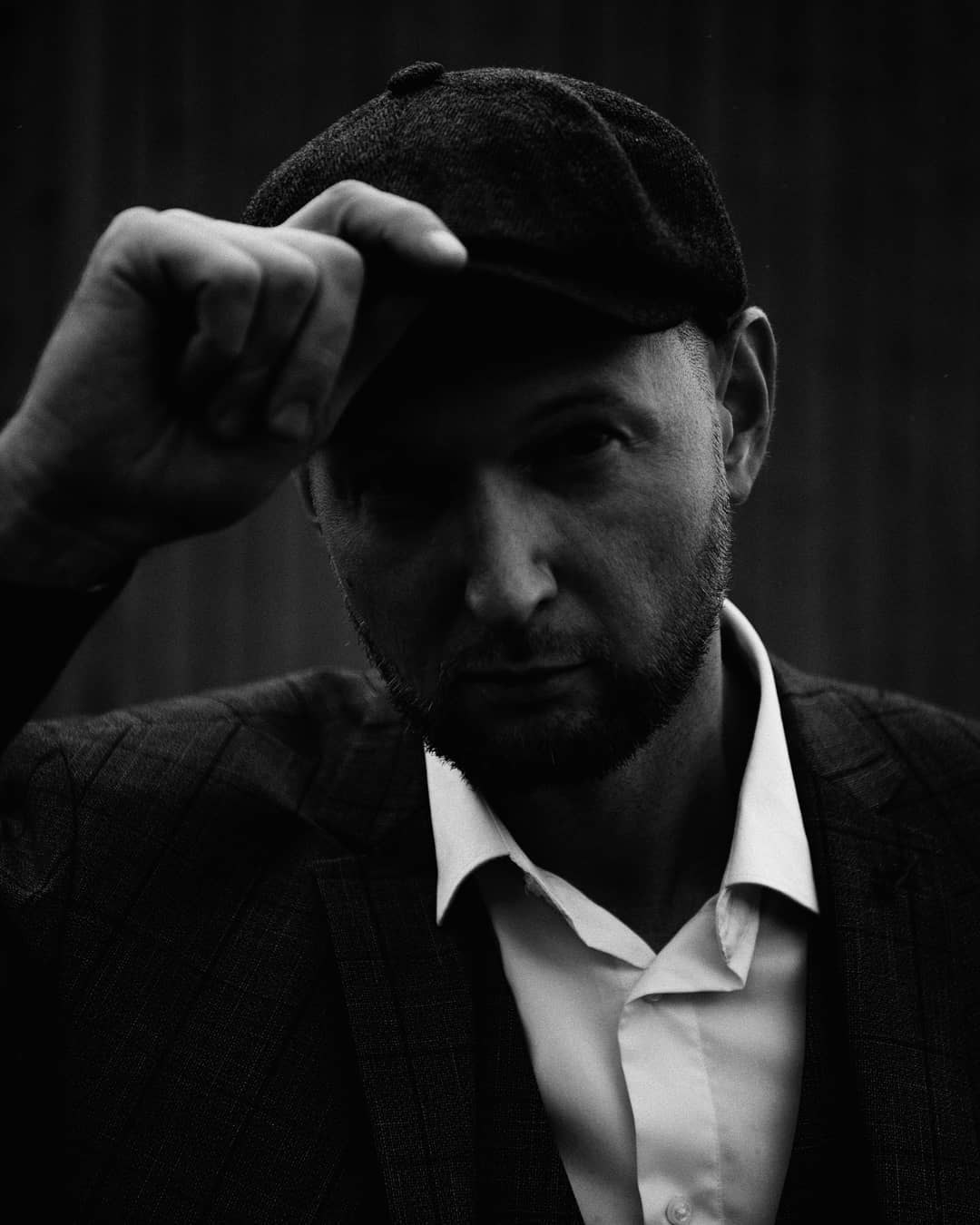 Острые козырьки. Анна Парсанова.ФОТОГРАФ