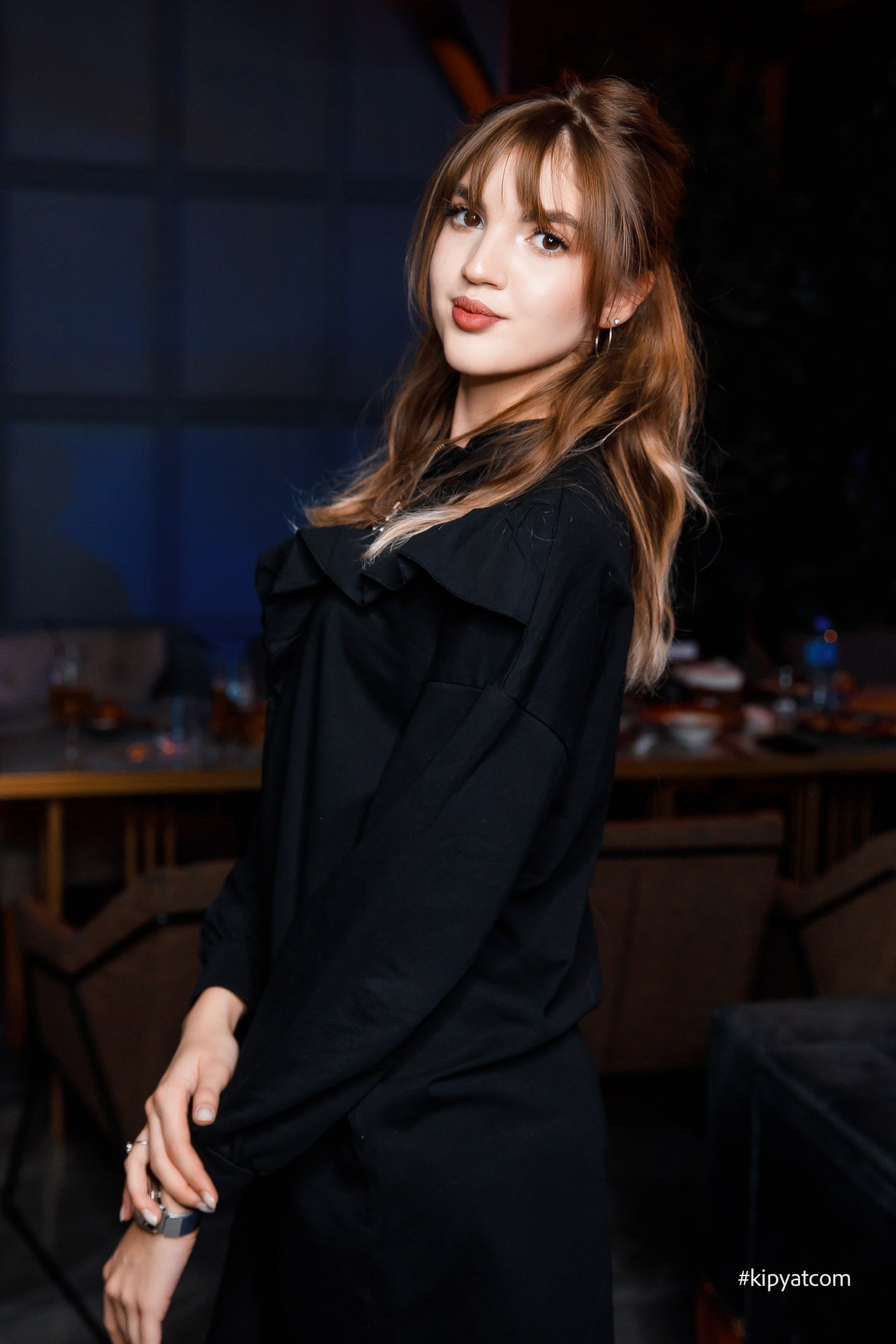 Порно фильмдер лимузин Қыз оны аузына алады