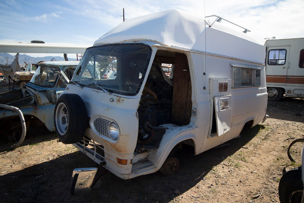 Ретро- авторазборка, США, 2013. Фотограф Василий Буланов