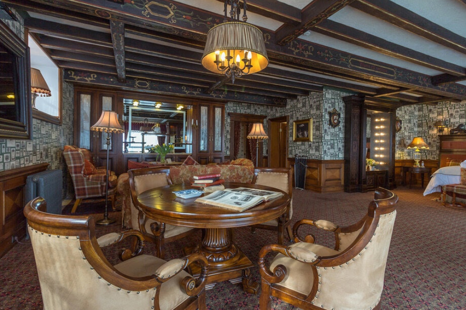 Площадка № 6-2. Свадебный организатор Москва