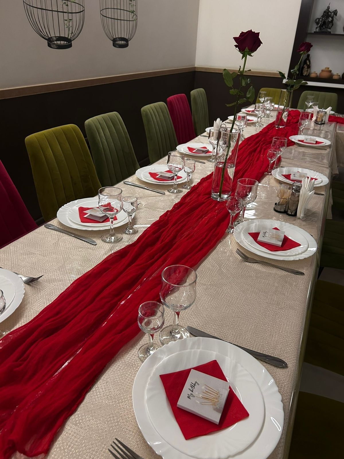 Красный в декоре. Главная