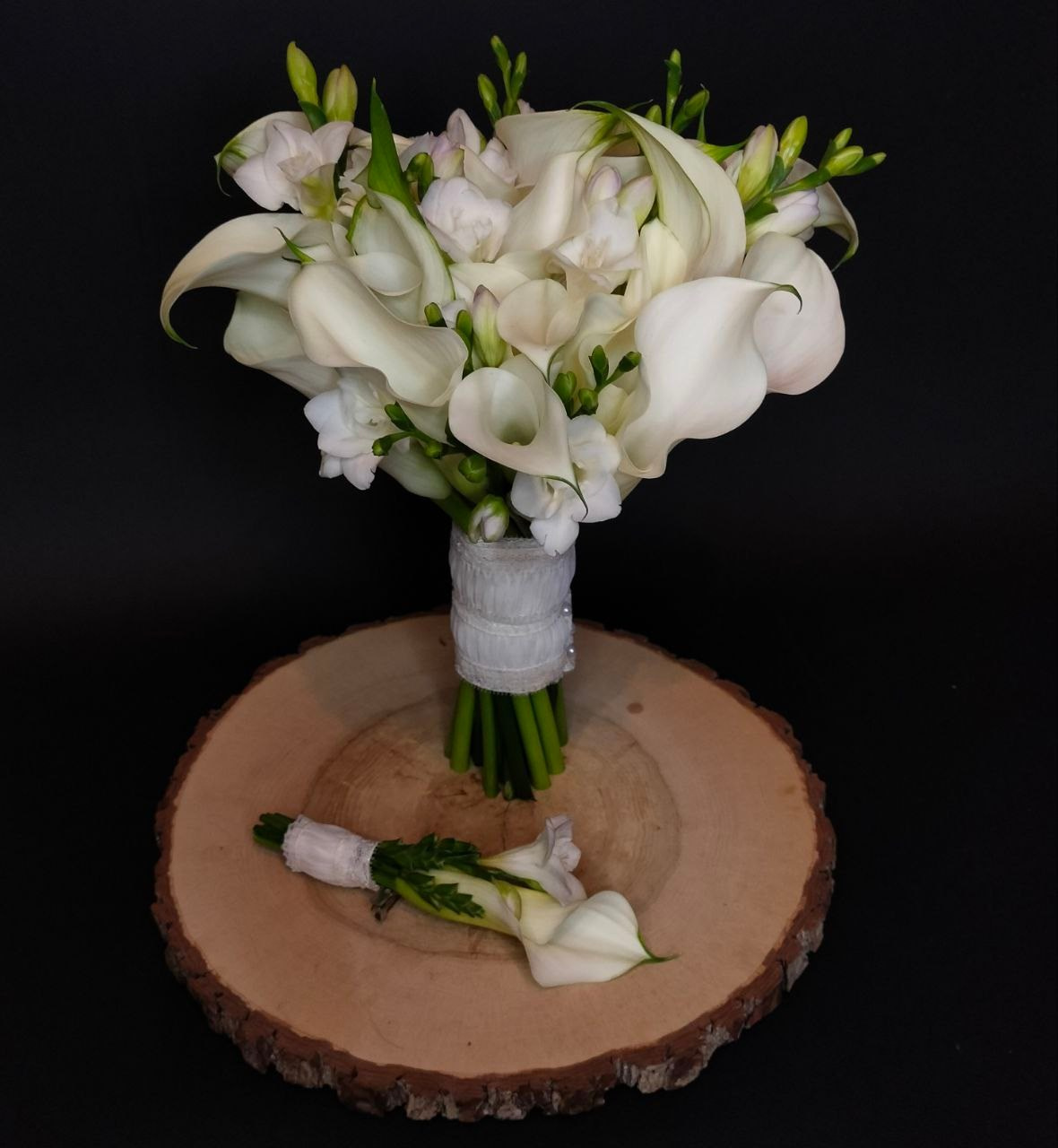 авторский букет невесты, современный букет невесты, невеста 2025,  букет невесты, свадебный букет, свадьба 2025, свадебный букет, свадебный букет невесты, флорист на свадьбу, флорист фрилансер, флорист москва, ручная работа, яркий букет невесты, современный букет невесты,т, флорист на свадьбу, хороший флорист, флорист фрилансер, букет по фото, флорист профессионал. букет невесты с каллами