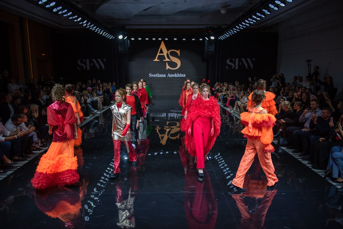 SochiFashionWeek2024 дизайнер Анохина Светлана. Семейный и коммерческий фотограф в Сочи Александр Бодунов