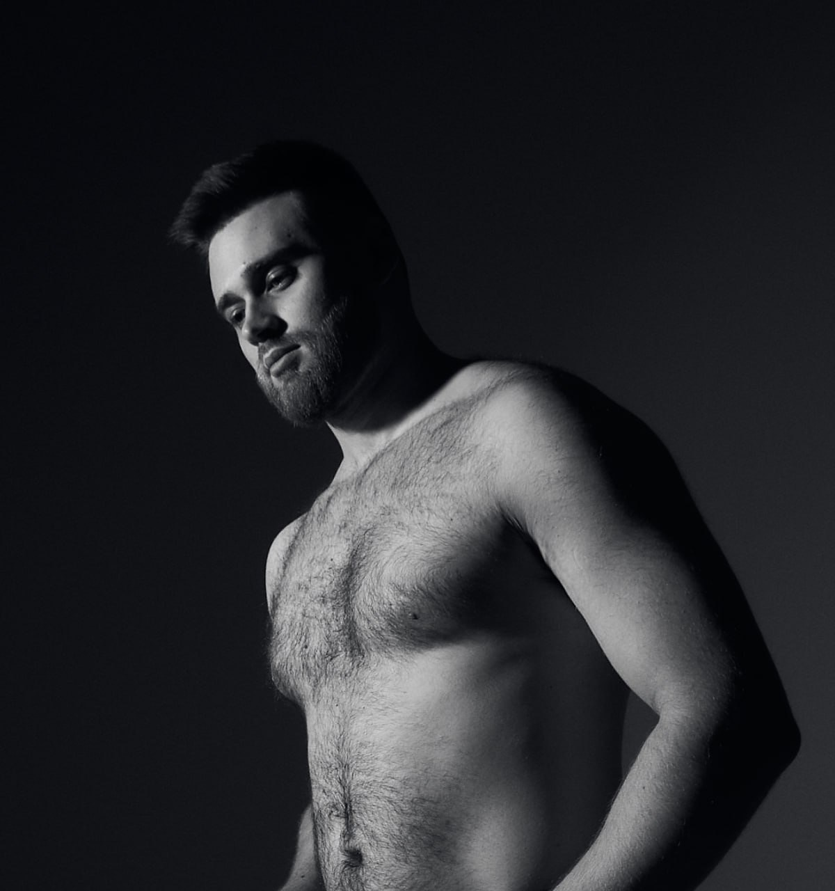 Мужской портрет ЧБ. Персональный и коммерческий фотограф в Тюмени Полина Лапардина