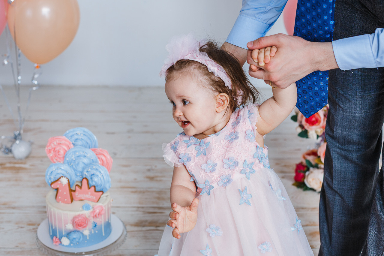 Елизавете годик. Семейный фотограф Николаева Ольга